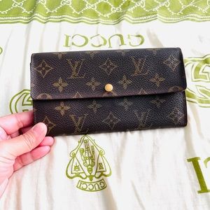 ❌❌SOLD❌❌AUTHENTIC LOUIS VUITTON LONG WALLET